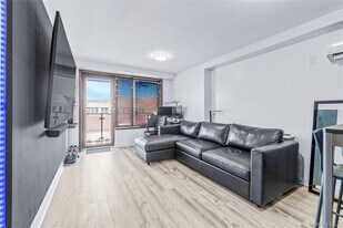 30-63-63 31st St in Queens, NY - Building Photo