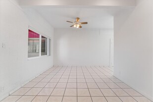 1312-1314 E Phillips Ave in Las Vegas, NV - Building Photo - Building Photo