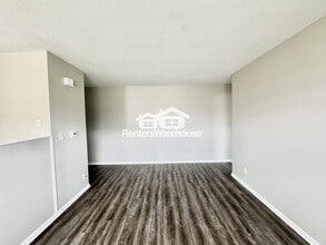110 NW College Ave in Ankeny, IA - Building Photo - Building Photo