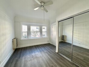 932 Albany St in Los Angeles, CA - Foto de edificio - Interior Photo