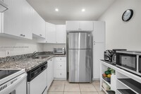 3625 N Country Club Dr, Unit PENTHOUSE IN AVENTURA in Aventura, FL - Building Photo - Building Photo