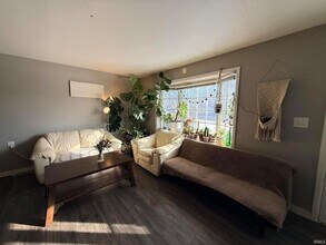 640 S Curry Pike in Bloomington, IN - Foto de edificio - Building Photo