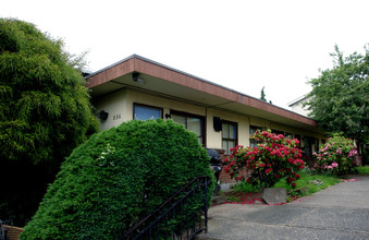 1532 NW 51st St in Seattle, WA - Foto de edificio - Building Photo