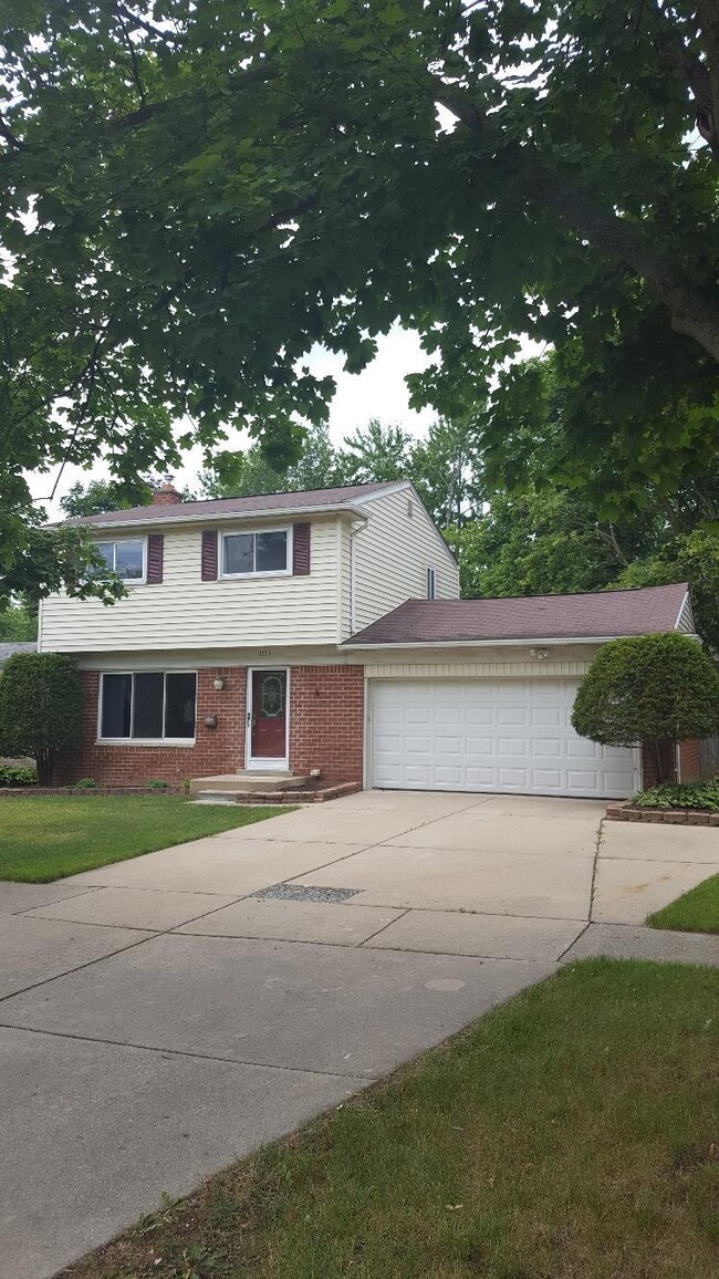property at 1775 Devon St