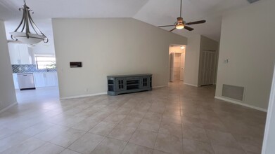 5581 American Cir in Delray Beach, FL - Building Photo - Building Photo