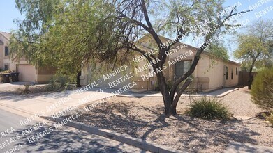 23804 N High Dunes Dr in Florence, AZ - Foto de edificio - Building Photo