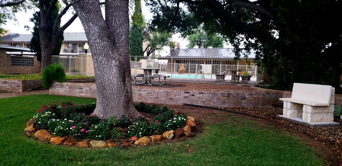 Southland Arms in San Angelo, TX - Building Photo