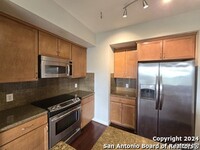 7342 Oak Manor Dr in San Antonio, TX - Building Photo - Building Photo