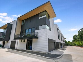 3406 E 17th St in Austin, TX - Foto de edificio - Building Photo