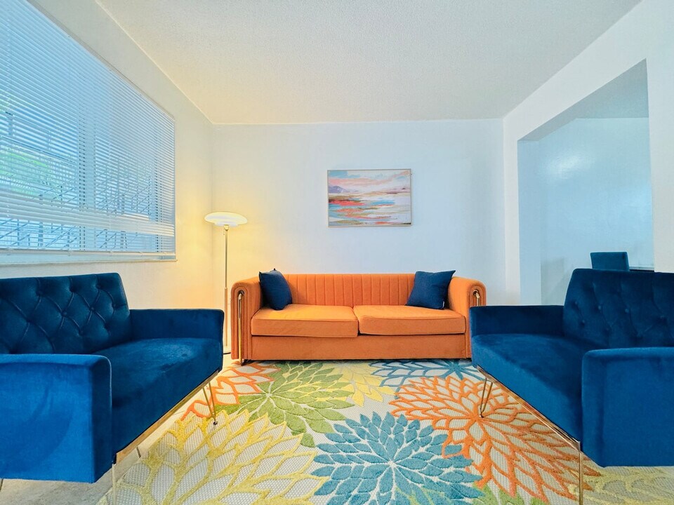 828 SW 2nd St in Miami, FL - Building Photo