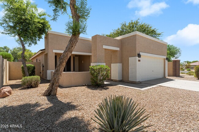 3365 E Dennisport Ave in Gilbert, AZ - Building Photo - Building Photo