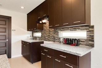 10 Notre Dame Ave in McAllen, TX - Building Photo - Building Photo