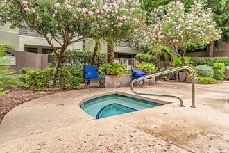 4343 N 21st St, Unit 236 in Phoenix, AZ - Building Photo - Building Photo