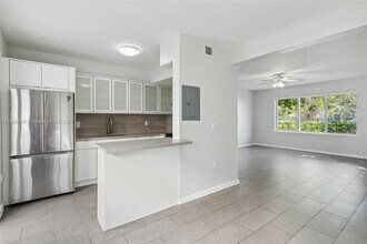 8501 Hawthorne Ave in Miami Beach, FL - Building Photo - Building Photo