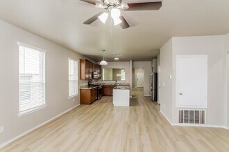 12443 Old Glory Ave in San Antonio, TX - Building Photo - Building Photo
