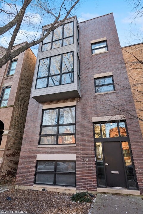 2645 W Thomas St in Chicago, IL - Building Photo