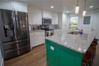 1760 Pine Woods Rd in Springdale, AR - Building Photo - Building Photo