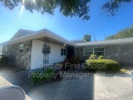 2390 14th Ave SW in Largo, FL - Building Photo
