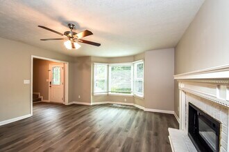 20 Louise Ct in Marietta, GA - Building Photo - Building Photo