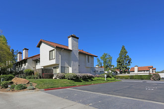 1182 Via Loma Vis in El Cajon, CA - Building Photo - Building Photo