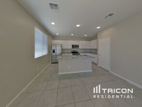 8633 E Posada Ave in Mesa, AZ - Building Photo - Building Photo