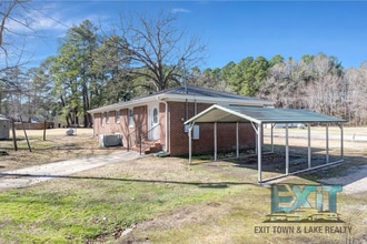 215 Lincoln Ave in Jarratt, VA - Building Photo - Building Photo