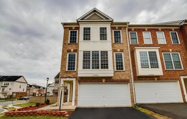 17501 Victoria Falls Dr in Dumfries, VA - Building Photo - Building Photo