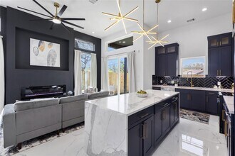 7330 St Lo Rd in Houston, TX - Building Photo - Building Photo