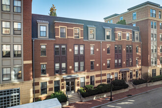 Rollins Square Condominium in Boston, MA - Foto de edificio - Building Photo