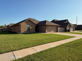 1012 SW 13th St in Moore, OK - Building Photo