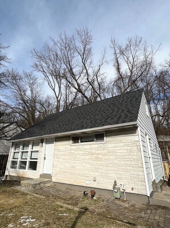 property at 733 Jefferson Rd
