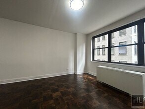 5 AVENUE in New York, NY - Building Photo - Building Photo
