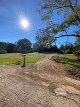 907 Monroe St in Crockett, TX - Building Photo - Building Photo
