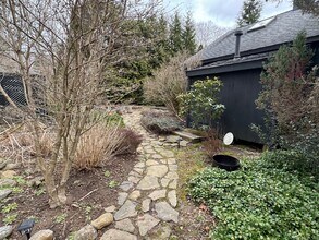 592 Horse Pond Rd in Madison, CT - Building Photo - Building Photo
