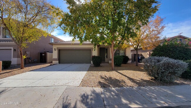 16219 W Winchcomb Dr in Surprise, AZ - Building Photo - Building Photo