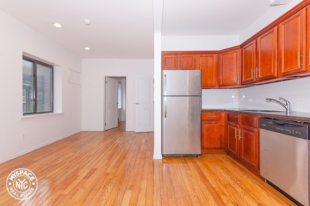 201 Central Ave, Unit 3F in Brooklyn, NY - Building Photo