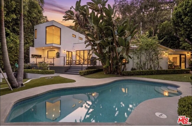 property at 8516 Franklin Ave