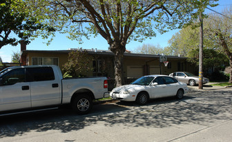 951-955 N Idaho St Apartments