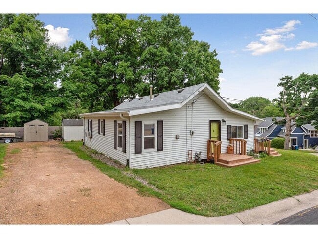 property at 4556 Island View Dr