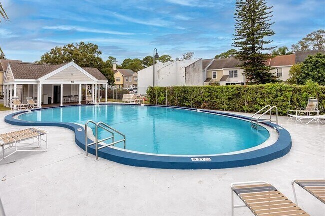 6710 121st Ave N in Largo, FL - Building Photo - Building Photo