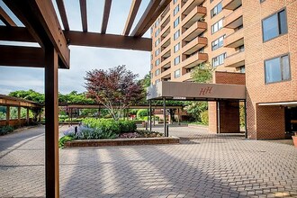 111 Hamlet Hill Rd in Baltimore, MD - Building Photo - Building Photo