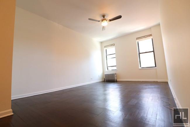 41-42 42nd St-Unit -4K in Queens, NY - Building Photo - Building Photo