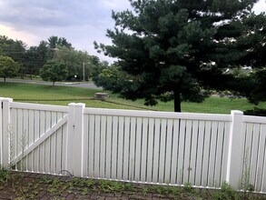 49 de Leon Cir in Franklin Township, NJ - Building Photo - Building Photo