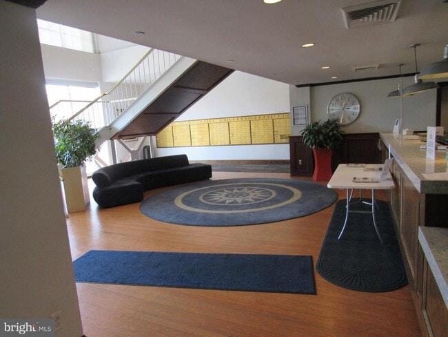 3 N Christopher Columbus Blvd in Philadelphia, PA - Foto de edificio - Building Photo