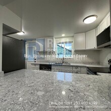 1202 S 54th St in Tacoma, WA - Building Photo - Building Photo