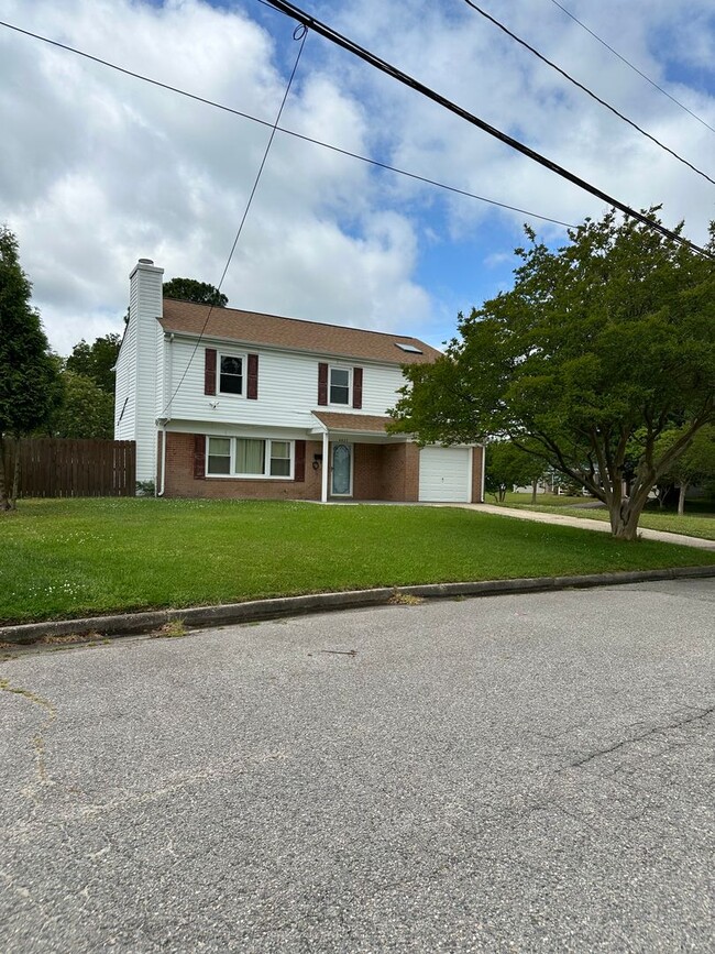 4425 Articles Ln in Virginia Beach, VA - Building Photo - Building Photo