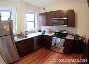 1463 Beacon St in Brookline, MA - Building Photo - Building Photo