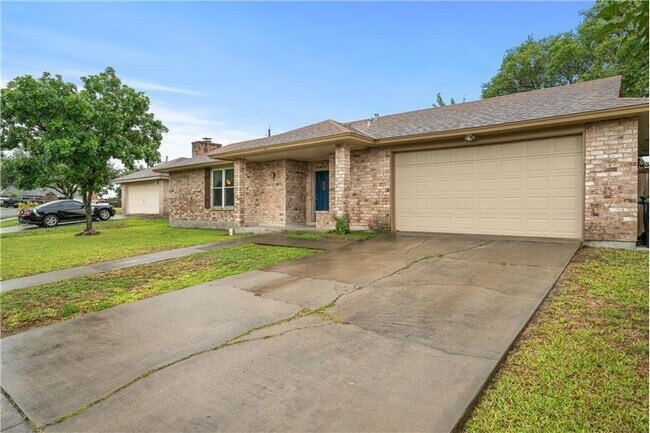 13737 River Canyon Dr in Corpus Christi, TX - Building Photo - Building Photo