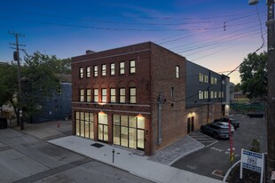 6011 Madison Rd in Cincinnati, OH - Building Photo