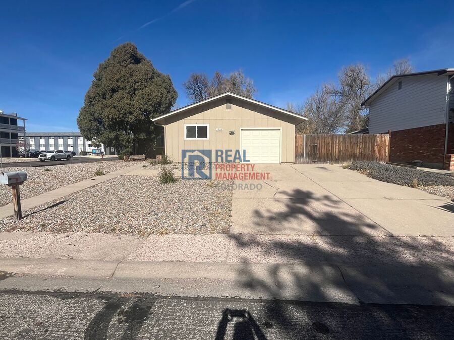 1319 Potter Dr in Colorado Springs, CO - Building Photo